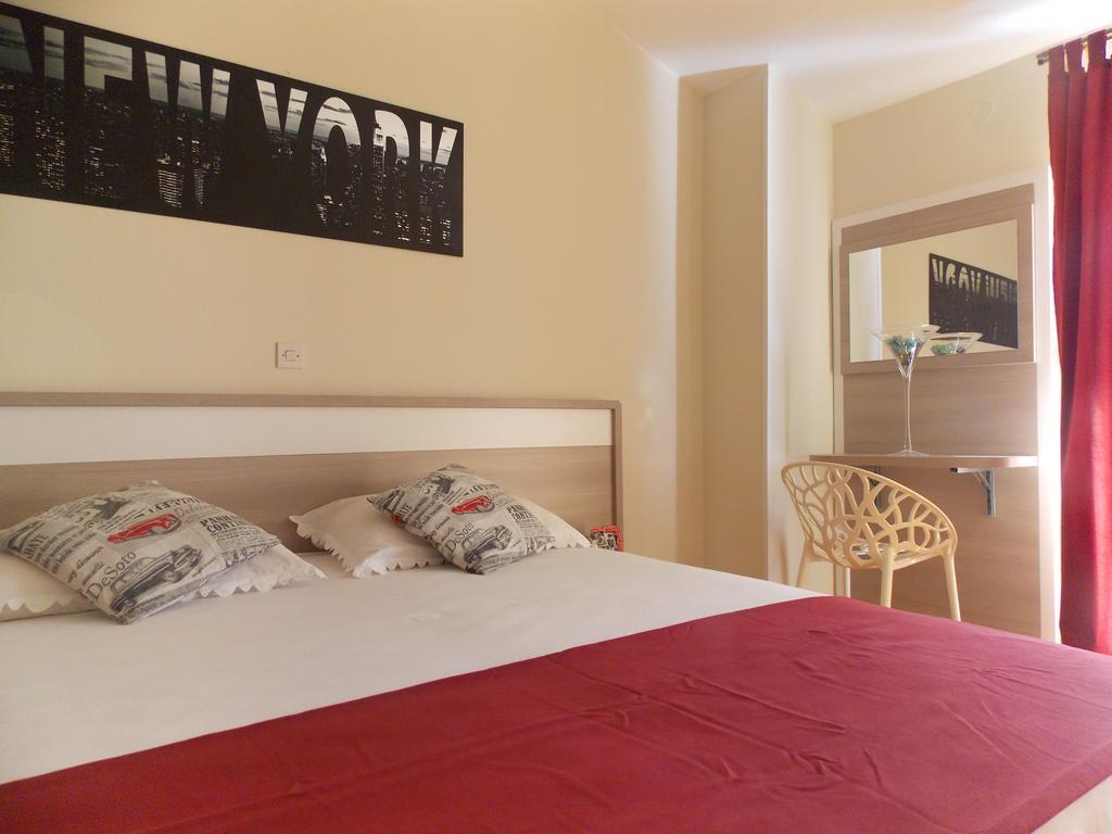 Apartmani Adriatic Ana Novalja Exterior photo