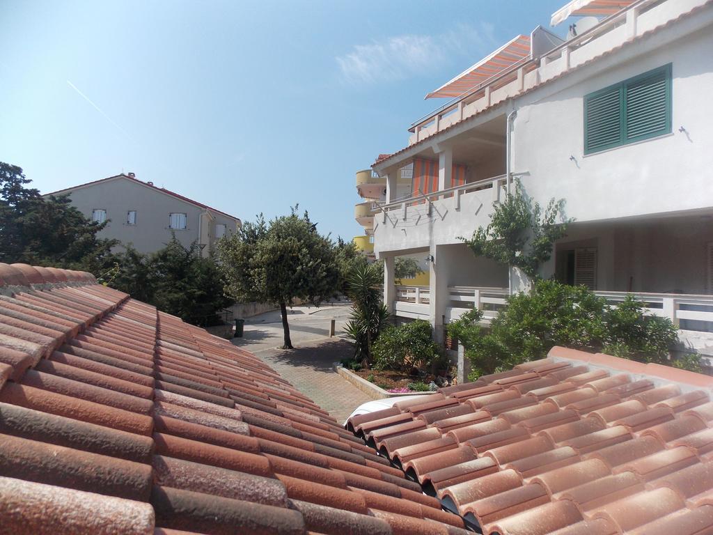 Apartmani Adriatic Ana Novalja Exterior photo
