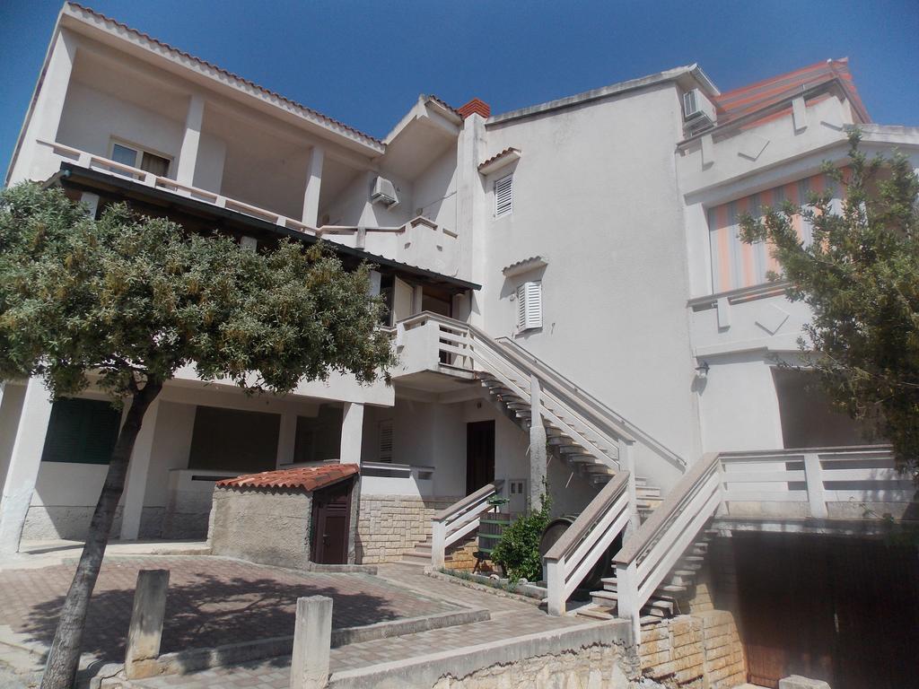 Apartmani Adriatic Ana Novalja Exterior photo