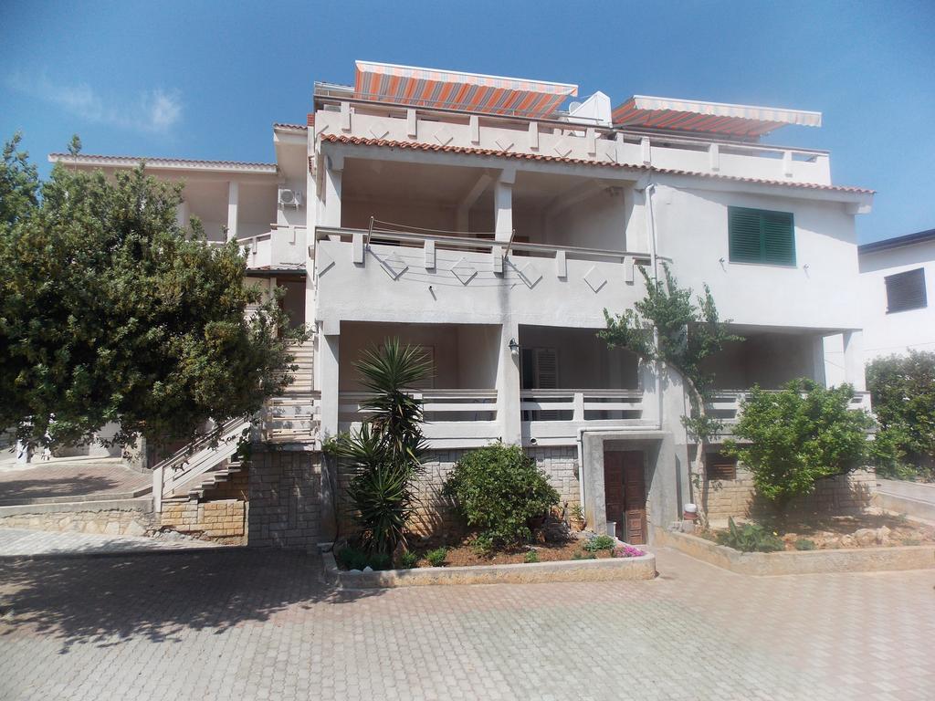 Apartmani Adriatic Ana Novalja Exterior photo